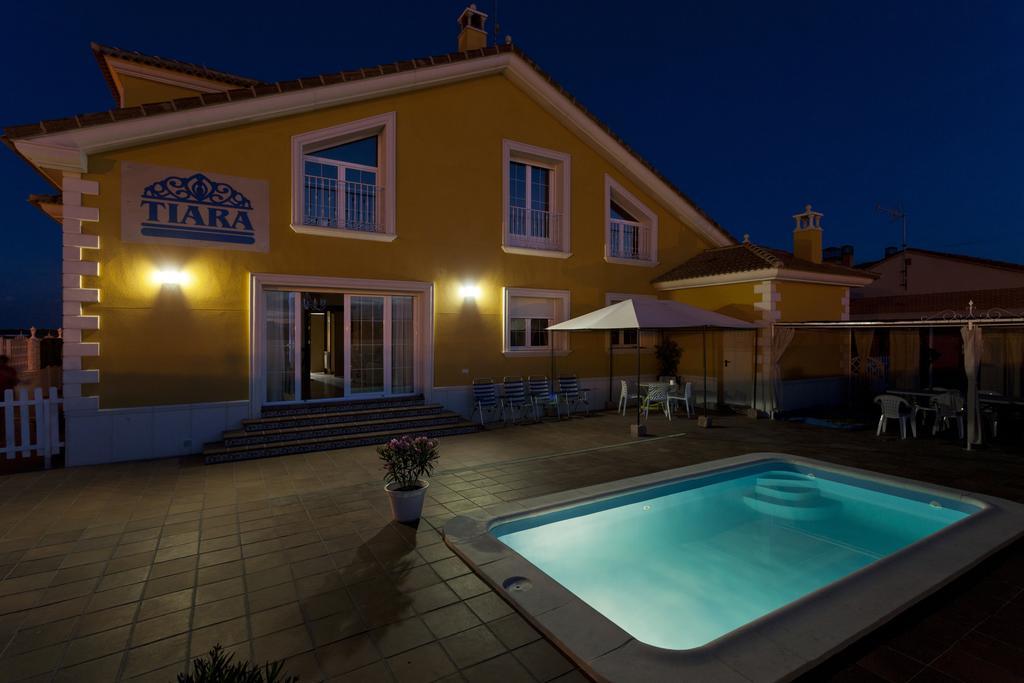 Tiara Vacaciones Villa Nava de la Asuncion Exterior photo